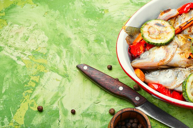 Grillowana ryba z warzywami