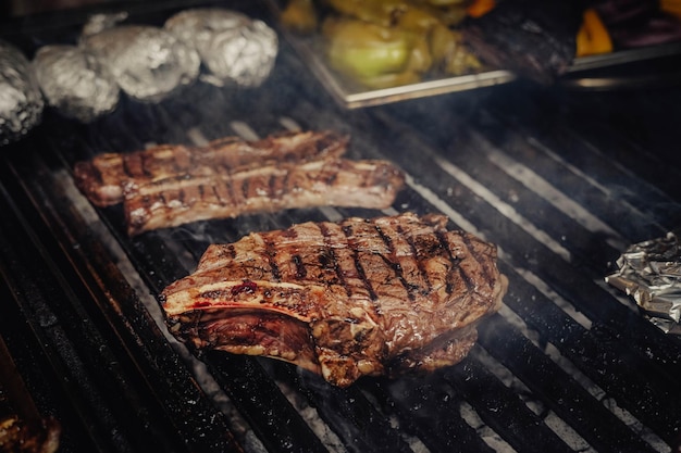 Grillowana Wołowina Doskonałej Jakości W Eleganckiej Restauracji.