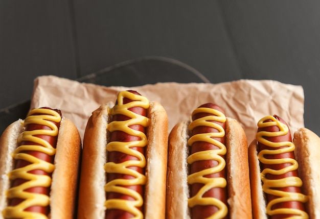 Grillowane Hot-dogi Z Amerykańską Musztardą