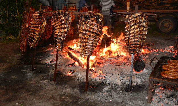 Grillowane żeberka krowie tradycyjna argentyńska pieczeń