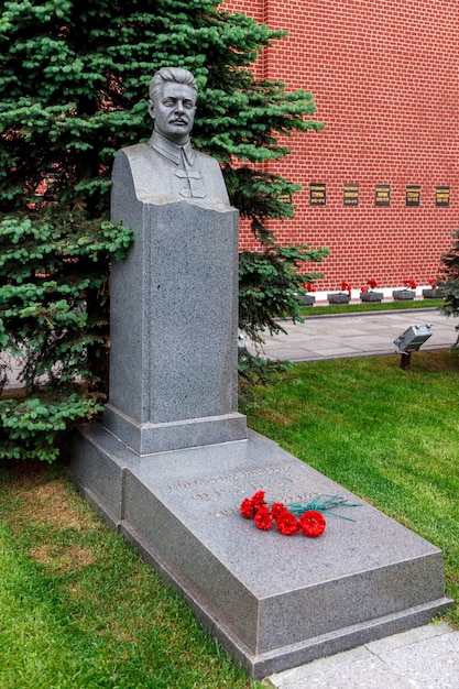 Zdjęcie grób frunze na murach kremla na placu czerwonym. moskwa, rosja