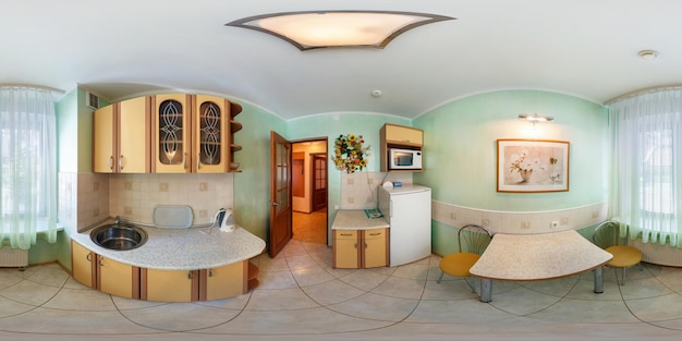 GRODNO BIAŁORUŚ 11 LIPCA 2013 Panorama we wnętrzu kuchni w domu wakacyjnym Pełna panorama 360 na 180 stopni w równoprostokątnym sferycznym tle projekcji dla treści VR