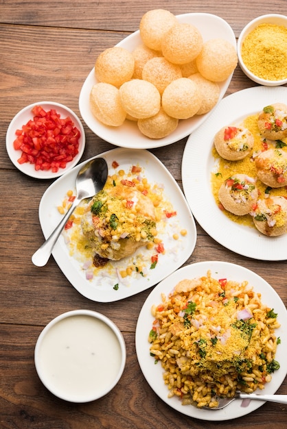 Grupa Bombaju Chat Food obejmuje golgappa lub panipuri, bhel-puri, sev-poori, dahipuri, ragda pattice, raj kachori itp. selektywne skupienie