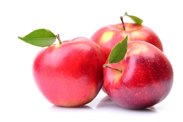 Grupa czerwonych dojrzałych jabłek zbliżenie