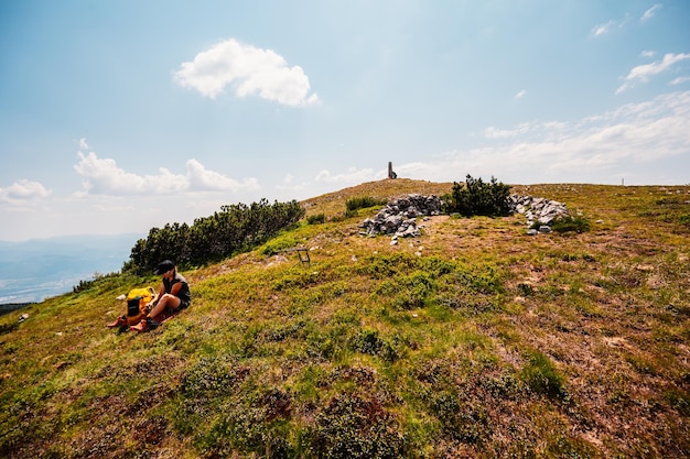 Grzbiet nad górami Słowacji mala fatra Piesze wycieczki na Słowacji krajobraz górski Turysta podróżnik Park narodowy Mała Fatra