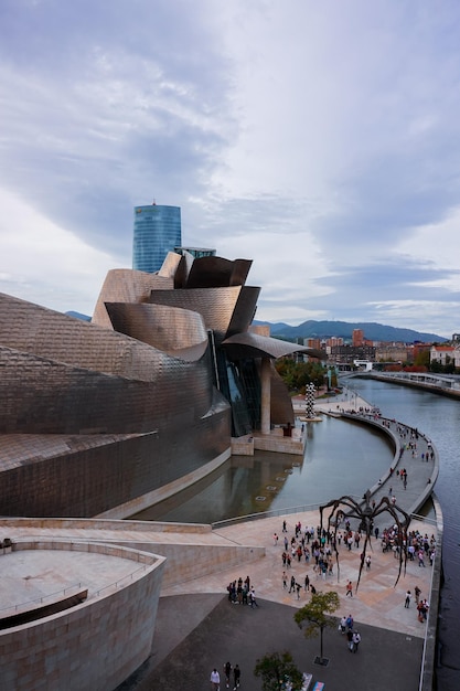 Guggenheim bilbao muzeum architektura bilbao kraj basków hiszpania cele podróży