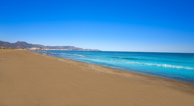 Gurugu plaża w Grao de Castellon Hiszpania
