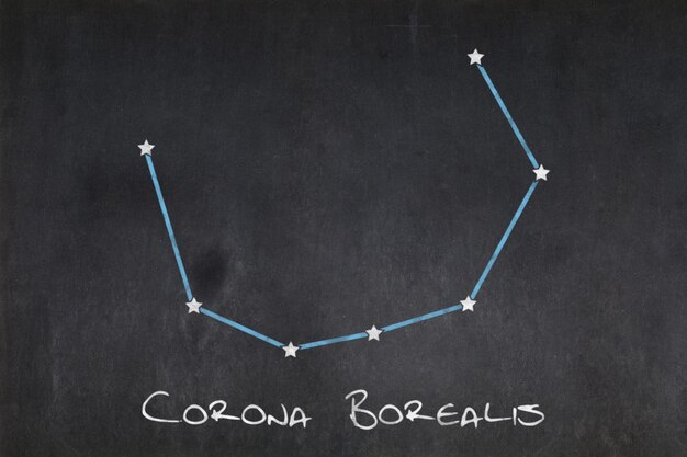 Gwiazdozbiór Corona Borealis narysowany na tablicy