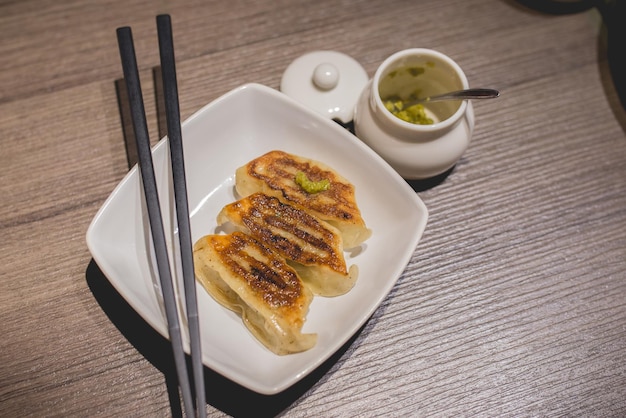 Gyoza czyli japońskie pierożki w stylu nagasaki