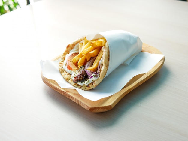 Gyros Na Stole W Restauracji