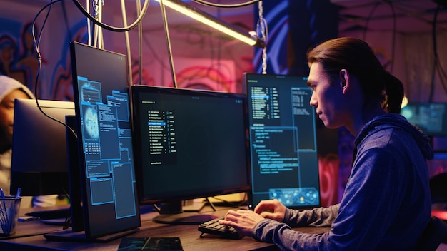 Hackerzy unikają policji po ataku DDoS