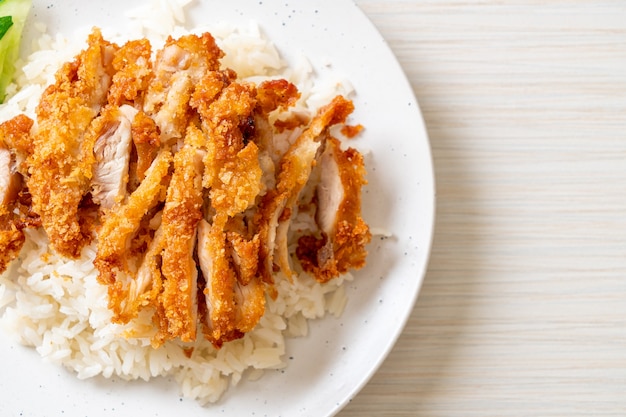 Hainanese Chicken Rice With Fried Chicken Or Rice Gotowana Na Parze Chicken With Fried Chicken - Asian Food Style