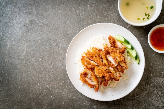 Hainanese Chicken Rice With Fried Chicken Or Rice Gotowana Na Parze Rosół Ze Smażonym Kurczakiem - Asian Food Style