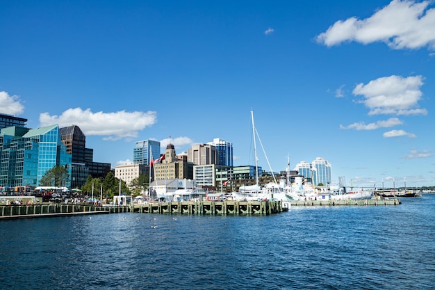 Zdjęcie halifax waterfront widok z promu halifax nowa szkocja kanada