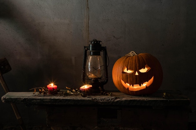 Halloween na tle z jackolanterns w nocy