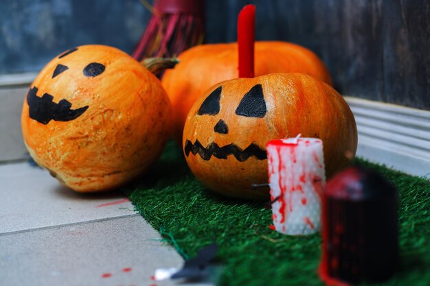 Halloweenowe Tło Zdobione Dyniami I Zakrwawionymi świecami