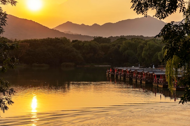 Hangzhou West Lake Chińskie Dekoracje Ogrodowe O Zachodzie Słońca