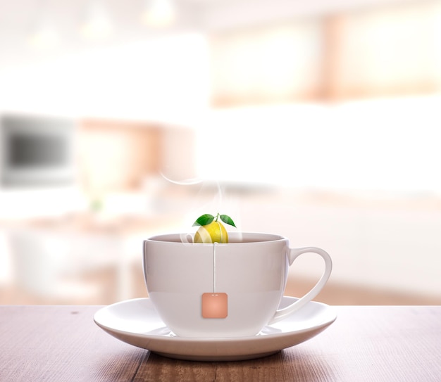 Zdjęcie herbata owocowa limon podawana na drewnianym stole