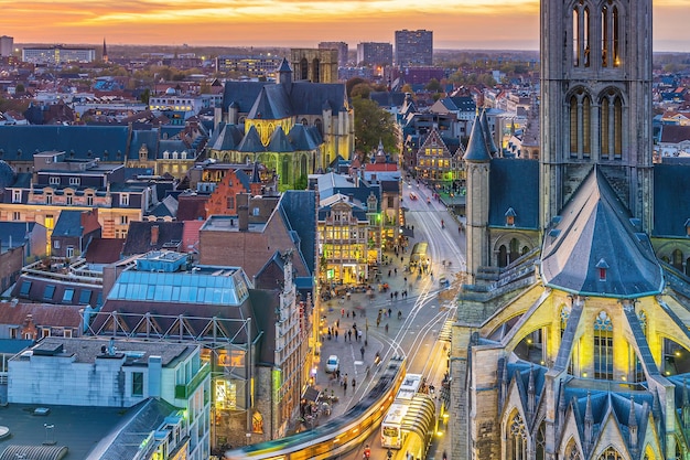 Historyczne miasto w centrum Gandawy Pejzaż miejski z Belgii