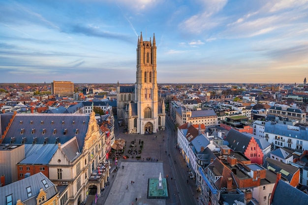 Historyczne miasto w centrum Gandawy Pejzaż miejski z Belgii