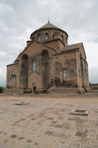 Zdjęcie historyczny budynek na tle nieba