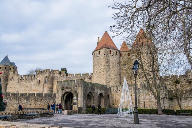 Zdjęcie historyczny budynek na tle nieba