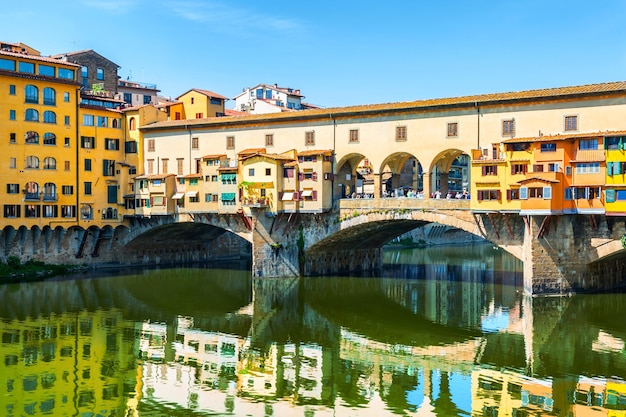 Historyczny i słynny Ponte Vecchio we Florencji, Włochy