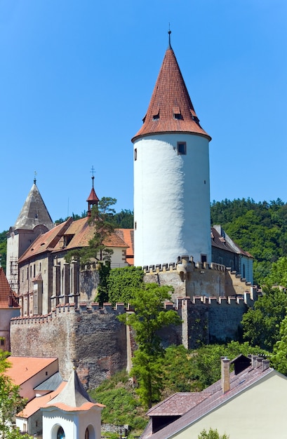 Historyczny średniowieczny zamek Krivoklat w Czechach (Czechy środkowe, niedaleko Pragi)