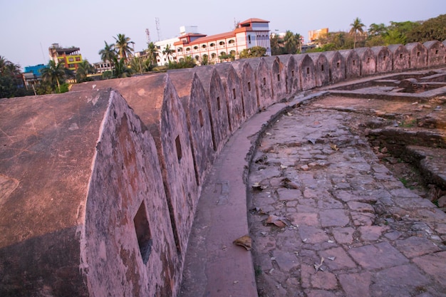 Historyczny zamek Idrakpur Fort to fort rzeczny położony w Munshiganj Bangladeszu