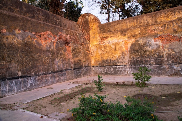 Historyczny zamek Idrakpur Fort to fort rzeczny położony w Munshiganj Bangladeszu