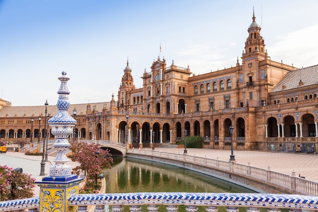 Hiszpania, Sewilla. Plac Hiszpanii, przełomowy przykład renesansowego stylu odrodzenia w hiszpańskiej architekturze