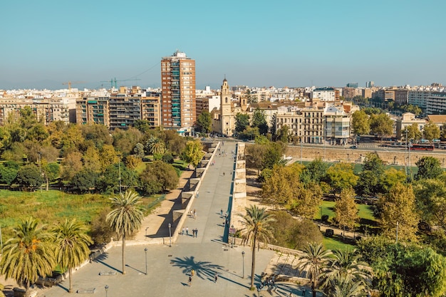 Hiszpania Walencja Panoramiczne zdjęcie Widok na historyczne centrum Walencji Hiszpania Panoramiczny widok miasta z wysokości z lotu ptaka