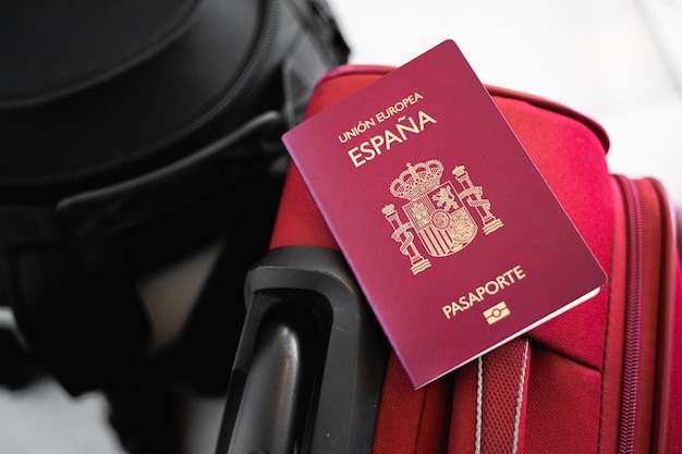 Hiszpański paszport europejski na wózku Koncepcja podróży