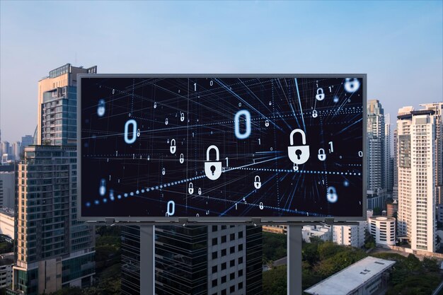 Hologram ikony kłódki na billboardzie drogowym nad panoramą miasta Bangkok o zachodzie słońca w celu ochrony biznesu w Azji Południowo-Wschodniej Koncepcja tarcz bezpieczeństwa informacji