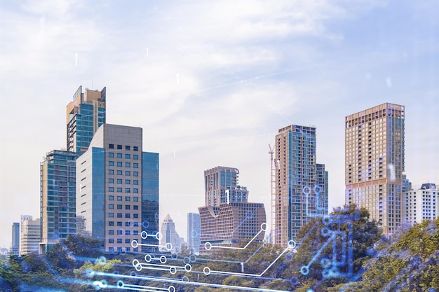 Hologram technologiczny nad panoramą Bangkoku Największy hub technologiczny w Azji Południowo-Wschodniej Koncepcja rozwoju kodowania i zaawansowanych technologii Podwójna ekspozycja