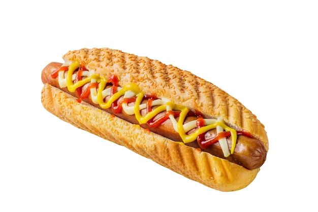 Hot dog przyozdobiony sosami w białej grillowanej bułce