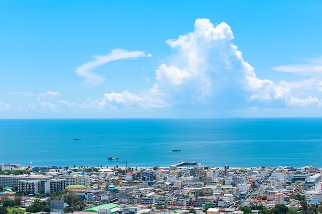 Hua Hin miasto od scenicznego punktu przy Hin lek ogienia moutain, Hua Hin, Tajlandia