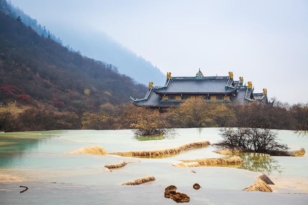 Huanglong malowniczy i historyczny obszar zainteresowania Syczuan Chiny