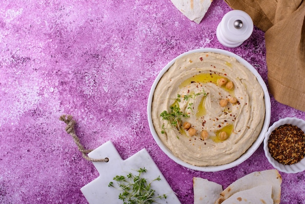 Hummus z ciecierzycy i chleba pita