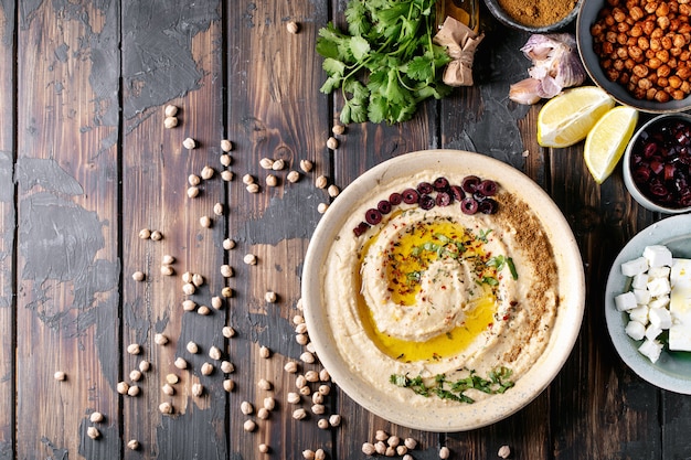 Hummus z oliwą z oliwek i kminkiem