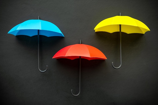 Zdjęcie ikona parasola w trzech kolorach