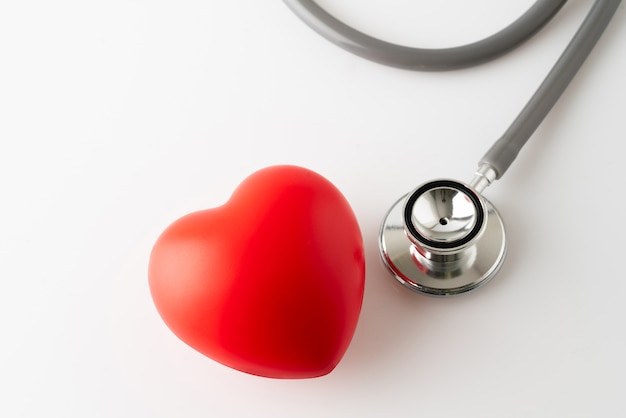 Ikona serca i stetoskop, pojęcie medyczne i opieki zdrowotnej