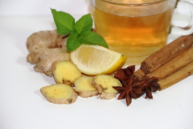 imbir herbata miód mięta cytryna i cynamon