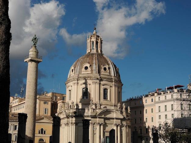 Imperial fori fori imperiali rzym budynki na chodniku