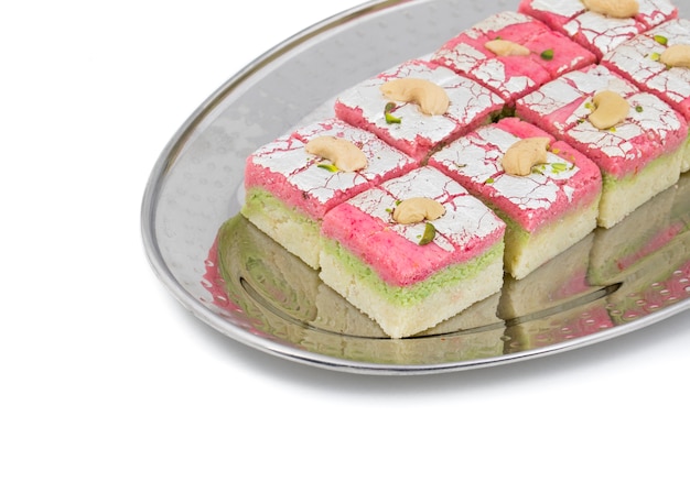 Indiański Słodki Karmowy Dryfruit Barfi Na Białym Tle