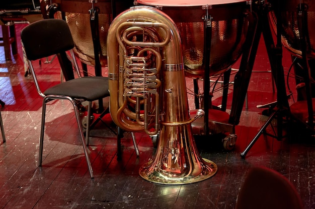 Instrument dęty blaszany tuby orkiestry symfonicznej