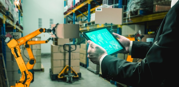 Inteligentne systemy ramion robotów dla innowacyjnej cyfrowej technologii magazynowej i fabrycznej