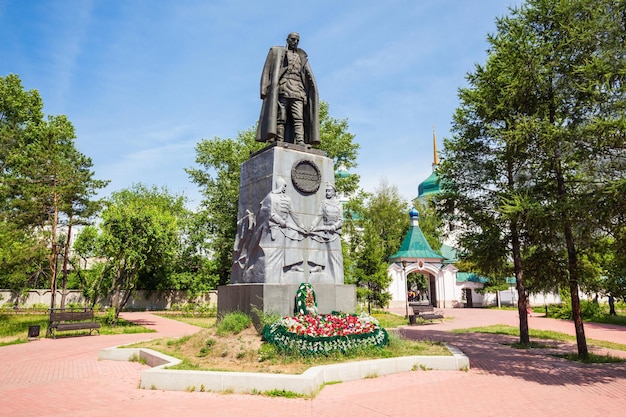Irkuck, Federacja Rosyjska - 07 lipca 2016: Pomnik Kołczaka poświęcony Aleksandrowi Kołczakowi w mieście Irkuck, Rosja. Kołczak był polarnikiem i dowódcą Cesarskiej Marynarki Wojennej Rosji.