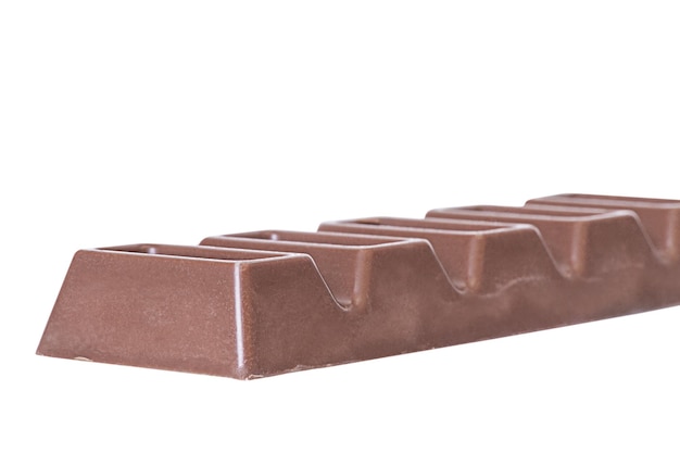 Izolat czekolady na białym zdjęciu makro czekolady