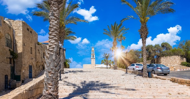 Izrael Tel Awiw Namal Yafo zabytkowy stary port Jaffa z galeriami sztuki, butikami i starymi domami